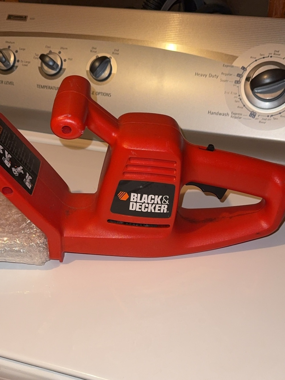 BLACK+DECKER 16” Hedge Trimmer Electric Outdoor Tool TR-165